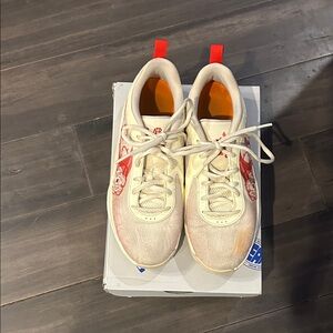 Nike Giannis’s Kids  - Cream and Red - size 6.5